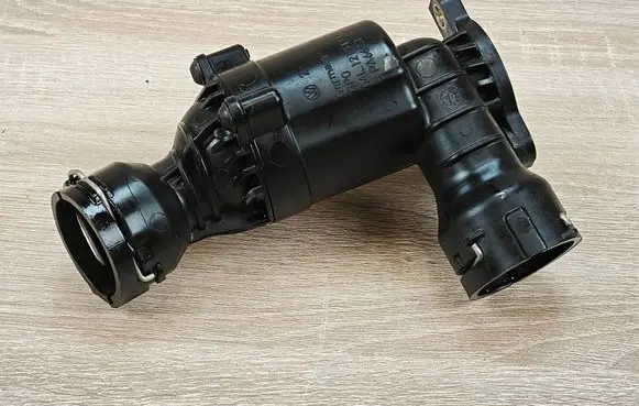 Audi A6 S6 C7 4G Thermostat/thermostat housing 04L121111H
