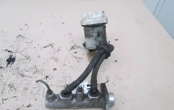 Mitsubishi Galant Master brake cylinder