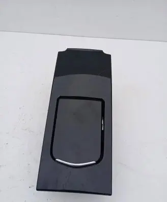 Cup holder front