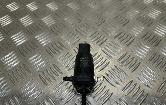 Volkswagen Tiguan Windscreen/windshield washer pump 1K6955651 324041677