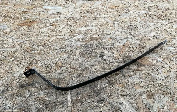 Audi A6 S6 C5 4B Fuel tank mounting bracket 