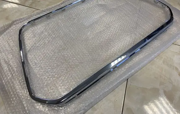 Front bumper upper radiator grill