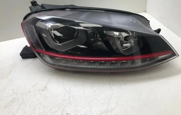 Volkswagen Golf VII Headlight/headlamp