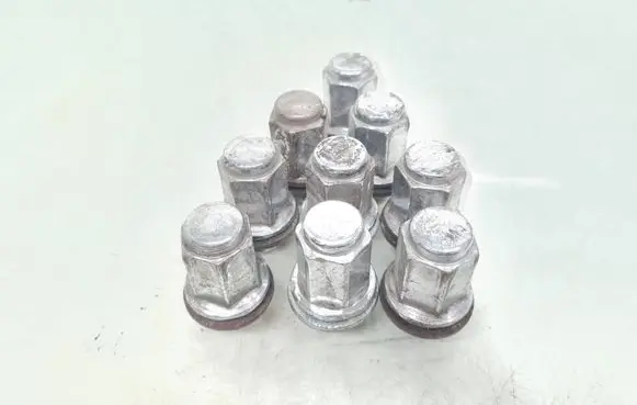 Nuts/bolts