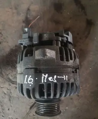Renault Megane III Generator/alternator 0124425070
