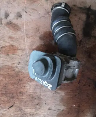 Opel Zafira B Throttle valve 898105210