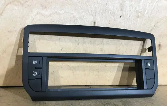Citroen C5 Radio/GPS head unit trim 9682459677 81230151 MAP7