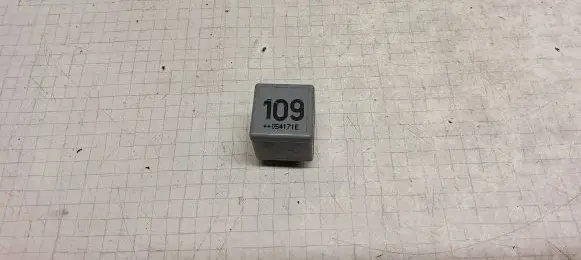 Volkswagen Transporter - Caravelle T5 Other relay 1J0906381A 109