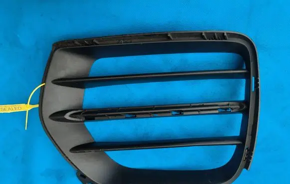 BMW X6 E71 Front bumper lower grill 8055277