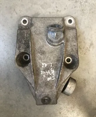 BMW 5 F10 F11 Engine mounting bracket 6777628