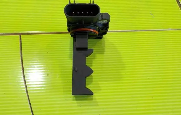 Opel Antara Mass air flow meter 10393949 10AB16