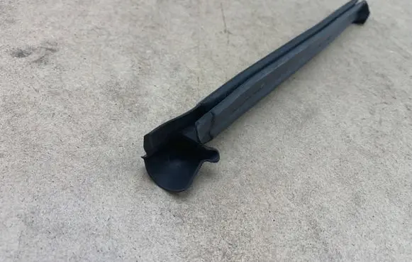BMW X3 E83 Engine compartment rubber 8215894 51718215894