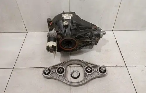 BMW M3 G80 Rear differential/diff mount bracket 8747239