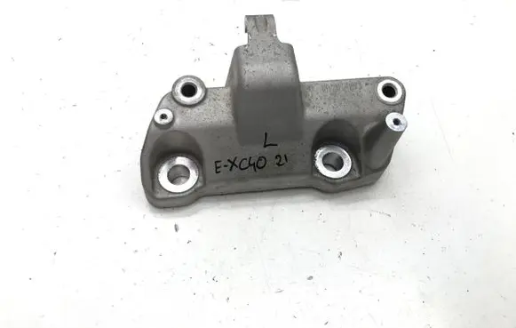 Volvo XC40 Engine mounting bracket 31686307