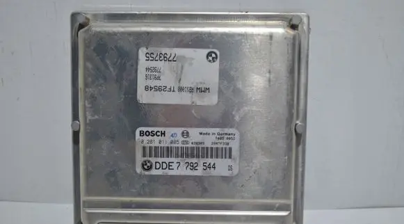 Mini One - Cooper R50 - 53 Engine control unit/module 0281011085