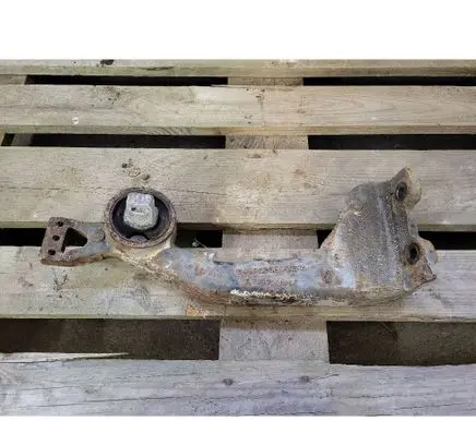 Mercedes-Benz Vito Viano W639 Rear differential/diff mount bracket A6393530695