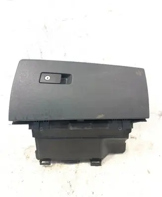 Volvo V70 Glove box 39807244