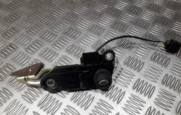 Volkswagen PASSAT B5.5 Tailgate exterior lock 3b9827297a