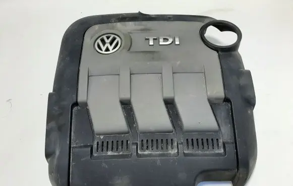 Volkswagen Polo V 6R Engine cover (trim) 03P103925