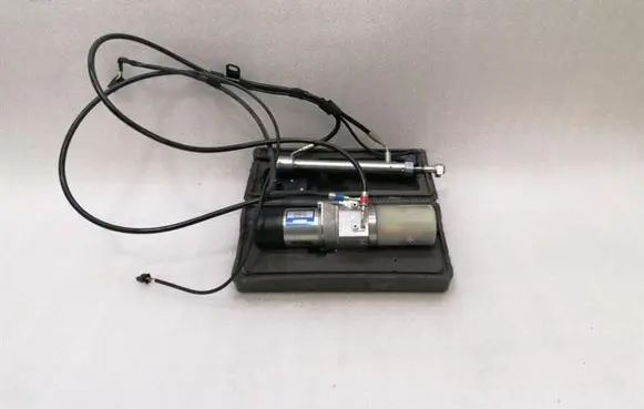 Mercedes-Benz S W221 Air suspension compressor/pump A2218000148