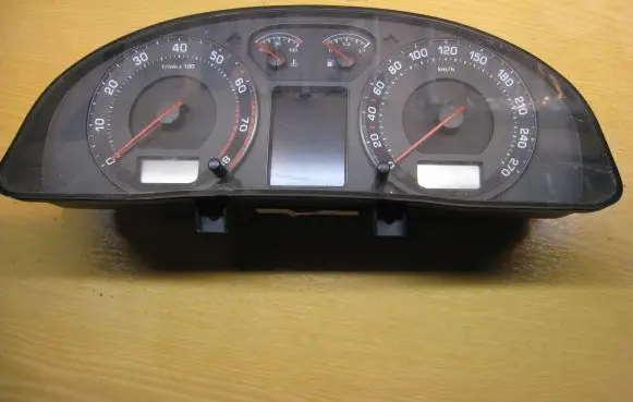 Skoda Superb B5 (3U) Speedometer (instrument cluster) 3U0920840C