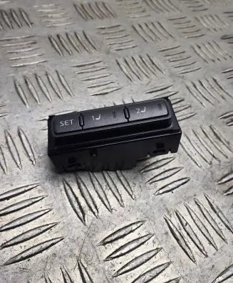 Infiniti Q70 Y51 Seat memory switch 14819M