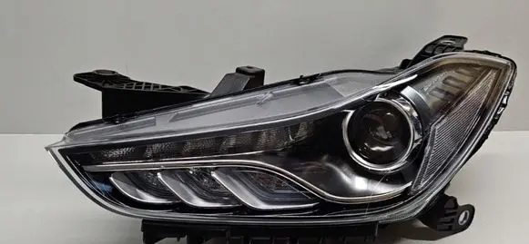 Maserati Ghibli Headlight/headlamp 670106269 M001