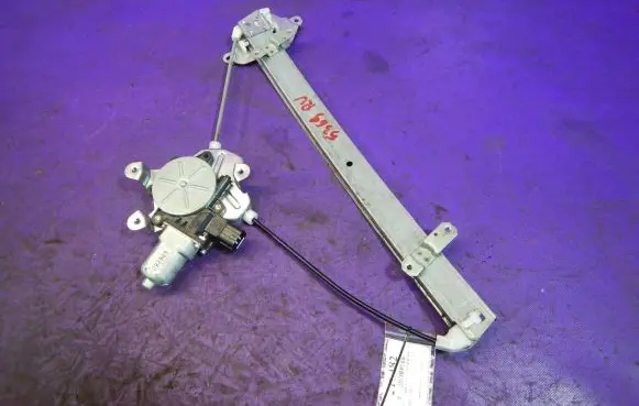 Mitsubishi Lancer Front door window regulator with motor