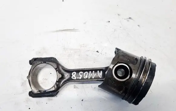 Opel Insignia A Piston with connecting rod 