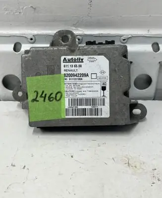 Renault Master III Airbag control unit/module 8200942209A 611136500 611131100A