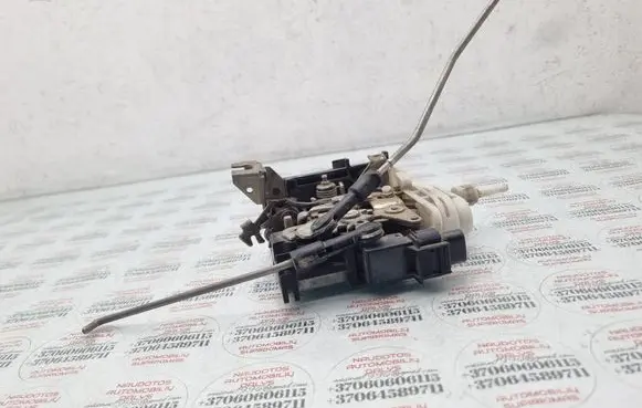 Audi A4 S4 B5 8D Front door lock 8D1837015F