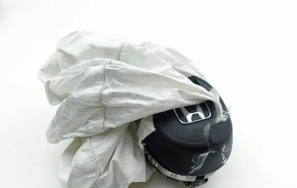 Steering wheel airbag