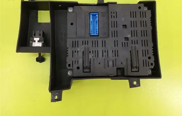 Fiat Grande Punto Central body control module 51881053
