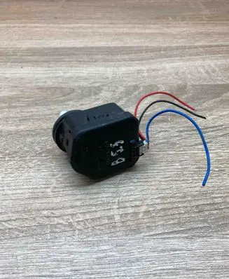 Volkswagen PASSAT B5.5 Headlight level adjustment motor 1J0941295C WITHPLUG