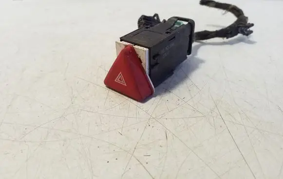 Volkswagen Golf V Hazard light switch 1K0953509A