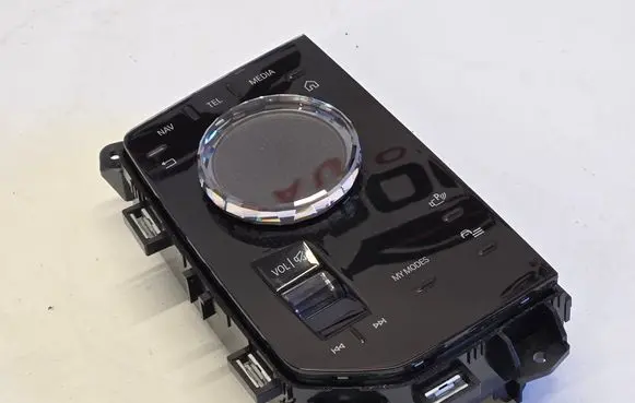 BMW 5 G60 G61 Head unit multimedia control 5A8FF85