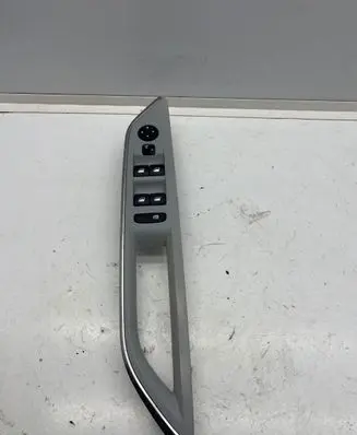 Peugeot 5008 II Electric window control switch 98248411ZD 1033657101
