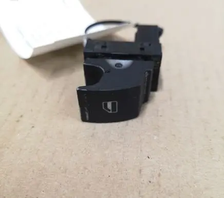 Volkswagen Golf Plus Electric window control switch