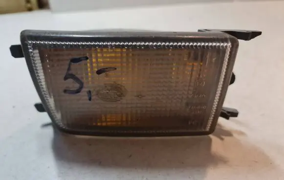 Volkswagen Golf III Front indicator light 8580501