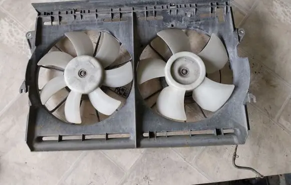 Toyota Corolla Verso AR10 Fan set 122710925