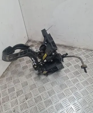Opel Corsa D Pedal assembly 55703354