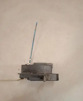 Dacia Sandero Front door lock