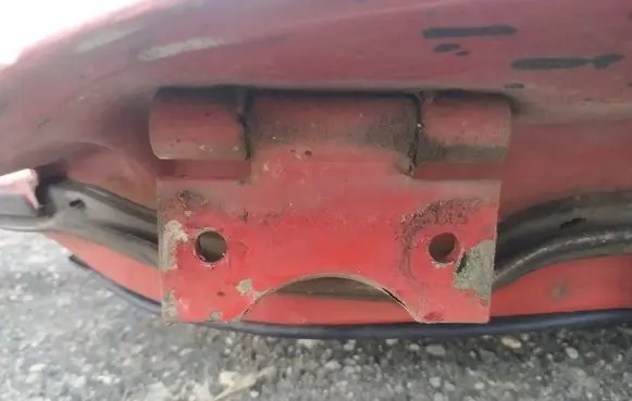 Mercedes-Benz W123 Front door upper hinge