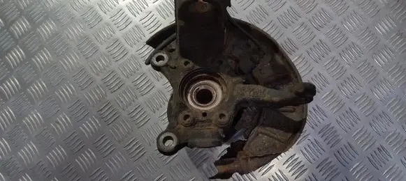Volkswagen Golf V Front wheel hub