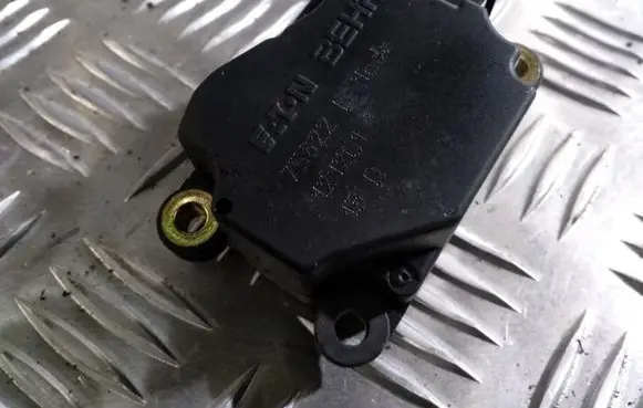 Volvo S60 Air flap motor/actuator 75622D 121201