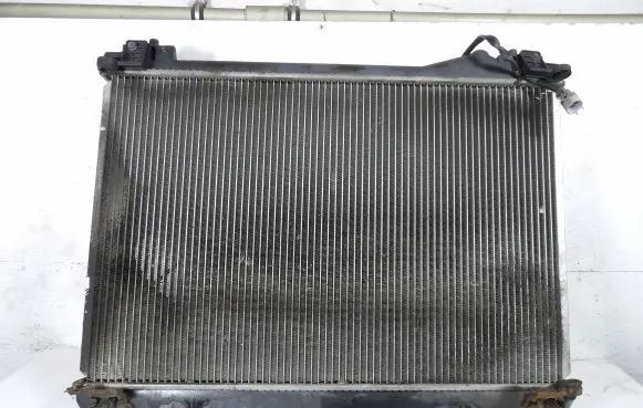 Suzuki Grand Vitara II Coolant radiator
