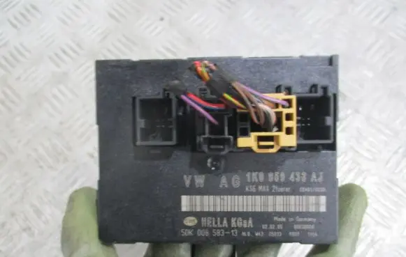 Volkswagen Golf V Central body control module 1KO9594331Y