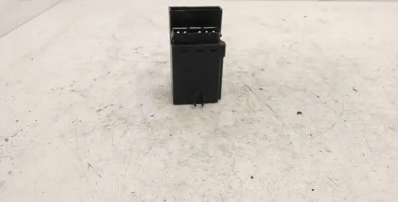 BMW 3 E36 Glow plug pre-heat relay 2246473 1221 72RB501