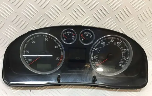 Volkswagen PASSAT B5.5 Speedometer (instrument cluster) 3B0920926A