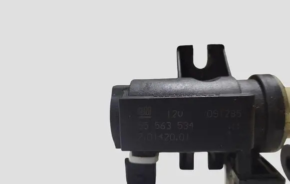 Opel Insignia A Turbo solenoid valve 55563534 70142001